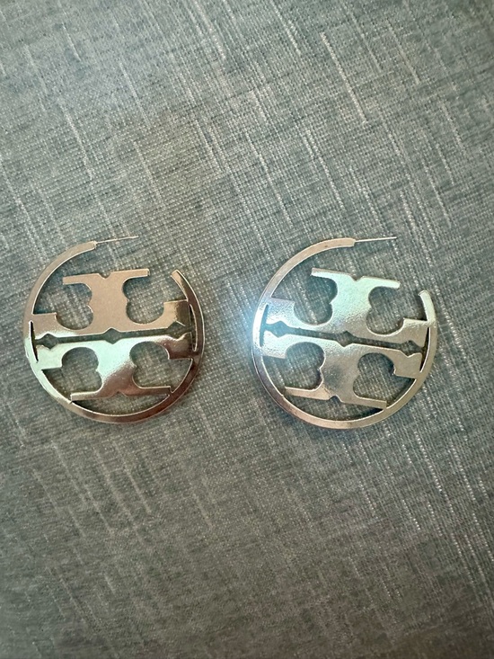 Tory Burch Jewelry - Tory Burch Logo Cutout Hoop Earrings in Shiny Silver